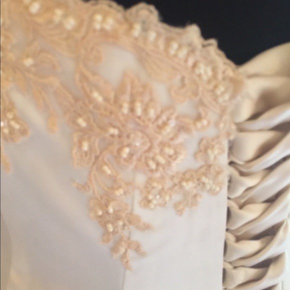 David’s Bridal Ivory & Champagne with lace and sequins 16w - Picture 7 of 13